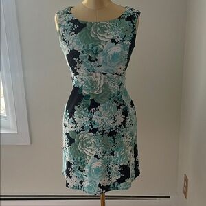 Dressbarn Green St. Patty’s Floral Sleeveless Dress Size 6P